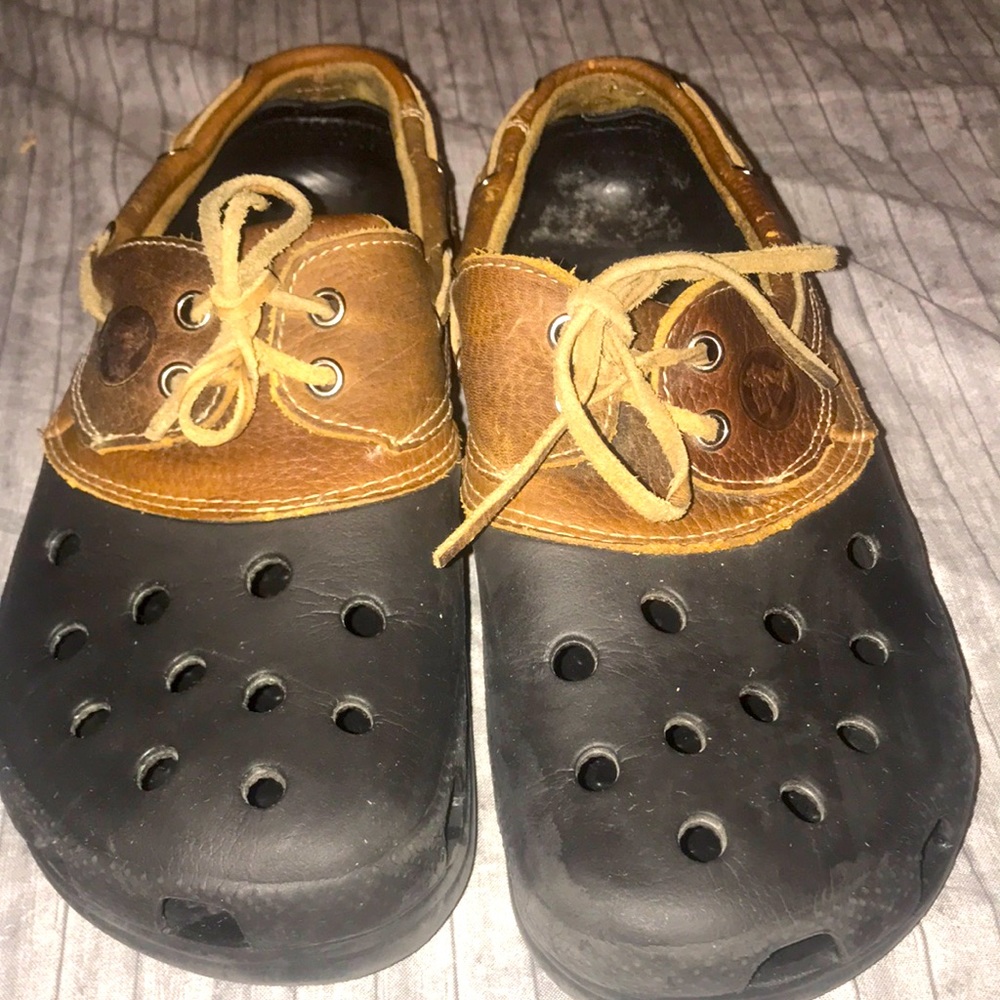 Sold it Crocs Islander Men’s size 9 Women size 11